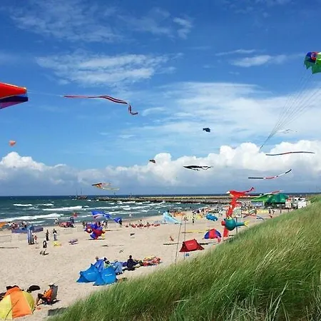 With A Playground, Close To The شقة *