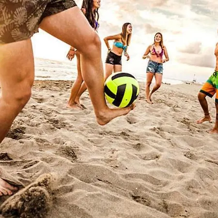 With A Playground, Close To The شقة